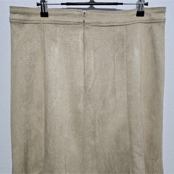 Elie Tahari Midi Length Faux Suede Skirt Paneled Camel Colorway Sz L | 32 Waist - Picture 7 of 9